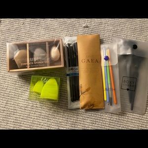 Makeup brushes and sponges